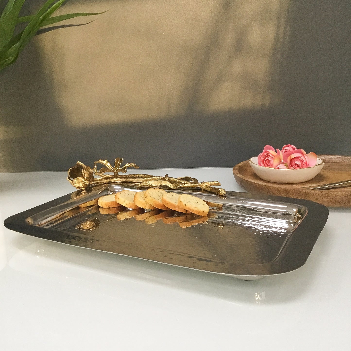 Bandeja Floral Rectángulo Dorada en metal