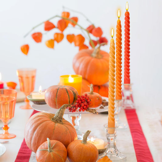 S/2 10"H Pumpkin Taper Candle / Velas cónicas sin aroma en forma de calabaza en caja, color naranja, juego de 2