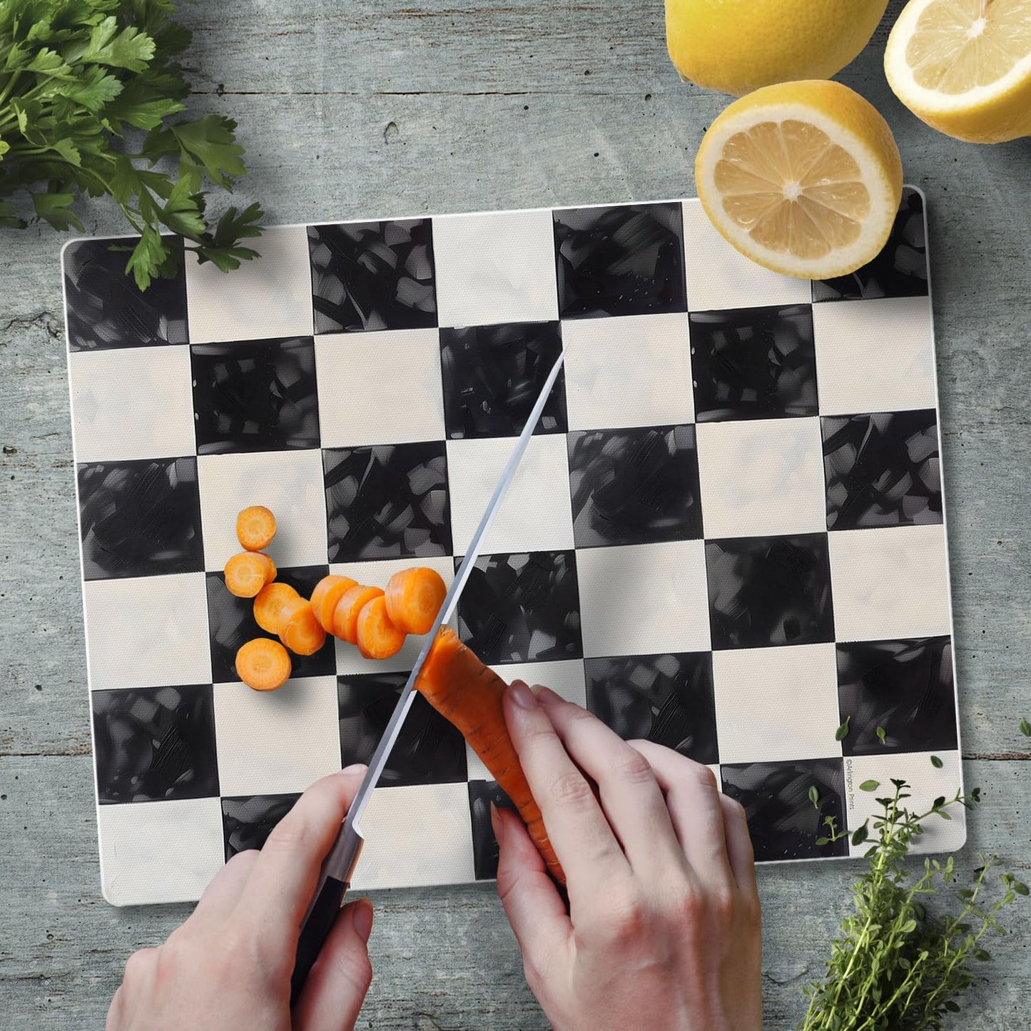 Arlington Check Cutting Board - Tabla de Cortar