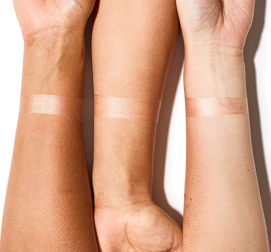 Mousse corporal iridiscente antiedad Rosé Moon Dip® de edición limitada