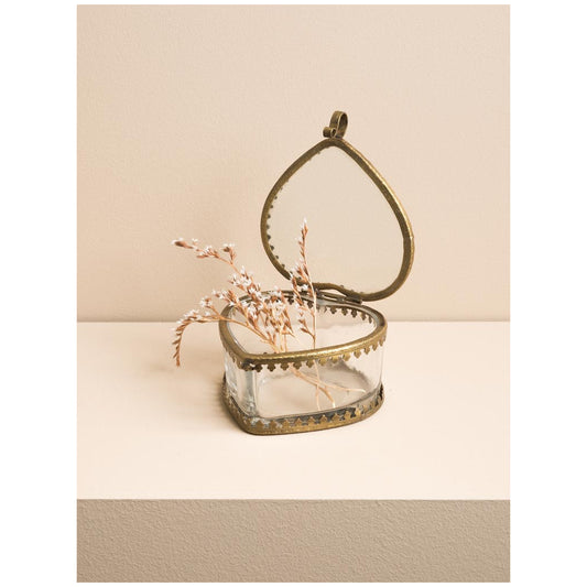 GLASS HEART BOX SCALLOPED METAL / Caja de corazón de cristal de metal festoneado