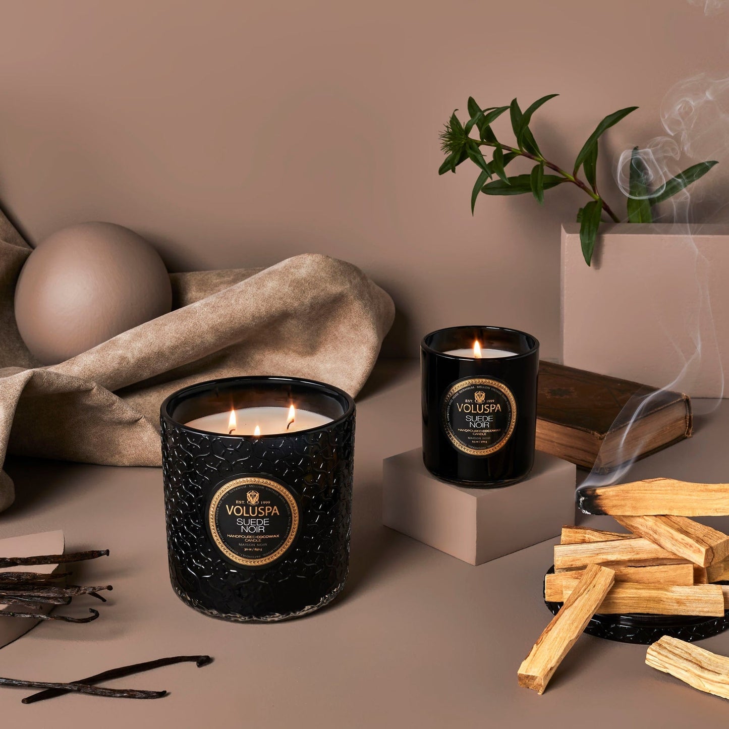 Suede Noir 9.5oz ClassicCandle