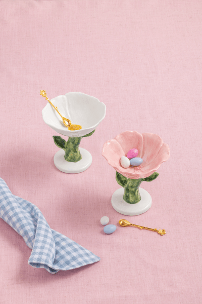 White Flower Pedestal Dish - Plato de Pedestal con Forma de Flor