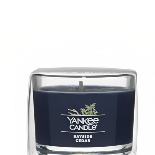 Vela Bayside Cedar- Yankee Candle