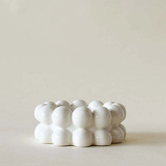 Stoneware Bowl with Balls, White / Cuenco de cerámica blanco con esferas