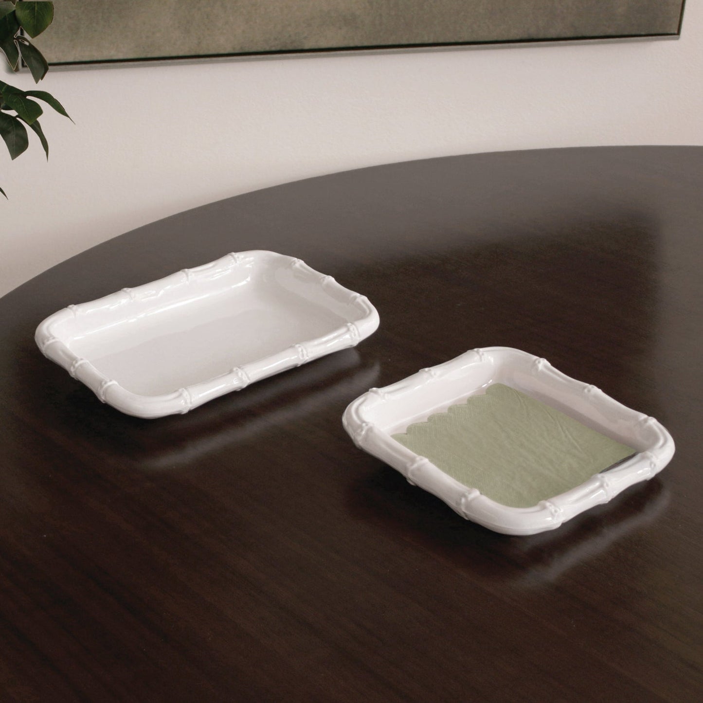 VIDA Bamboo Guest Towel Holder (White)