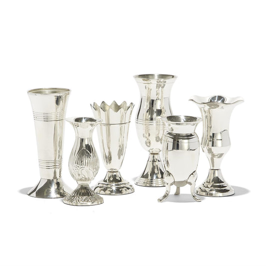 Queen Anne's Silver Vases - Jarrones Plateados
