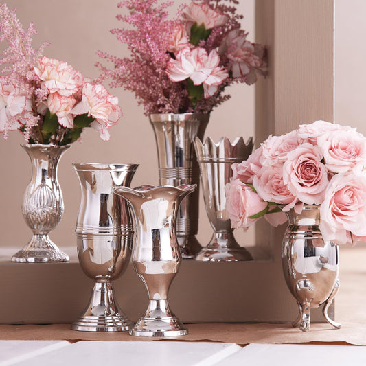 Queen Anne's Silver Vases - Jarrones Plateados