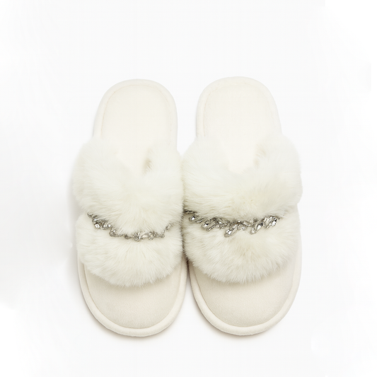 Cozy White Slippers – Anti-Slip Sole