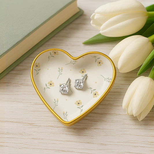 Forever Friends 2.5" Trinket Dish & 5mm Cubic Zirconia Stud Earring Set - Juego de Aretes y Mini Joyero