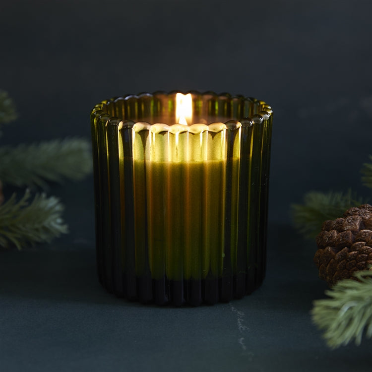 Cedar & Pine candle in green decorative glass 7oz.