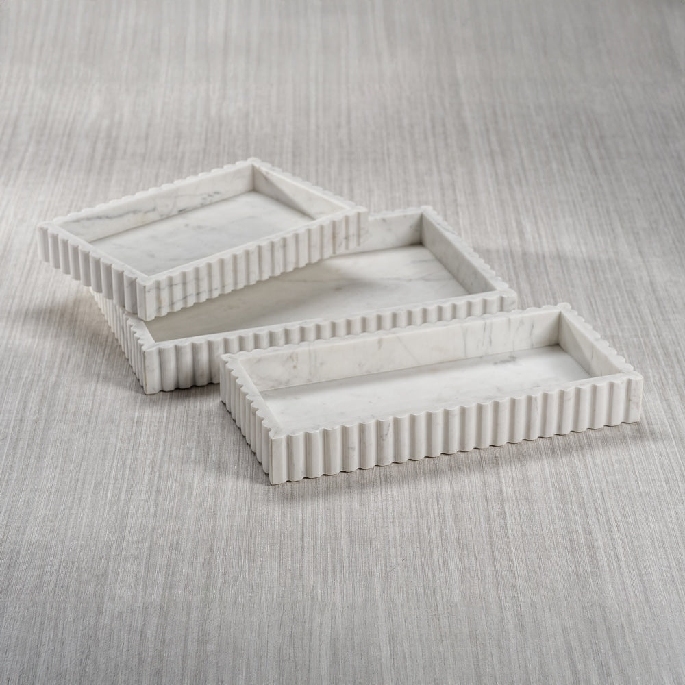 Camogli Scalloped White Marble Tray - Bandeja