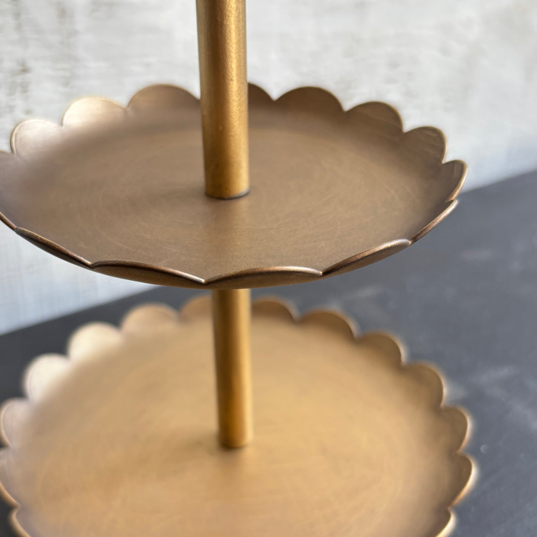 5-1/4"RDX10"H DECORATIVE METAL 3-TIER TRAY W SCALLOPED EDGES