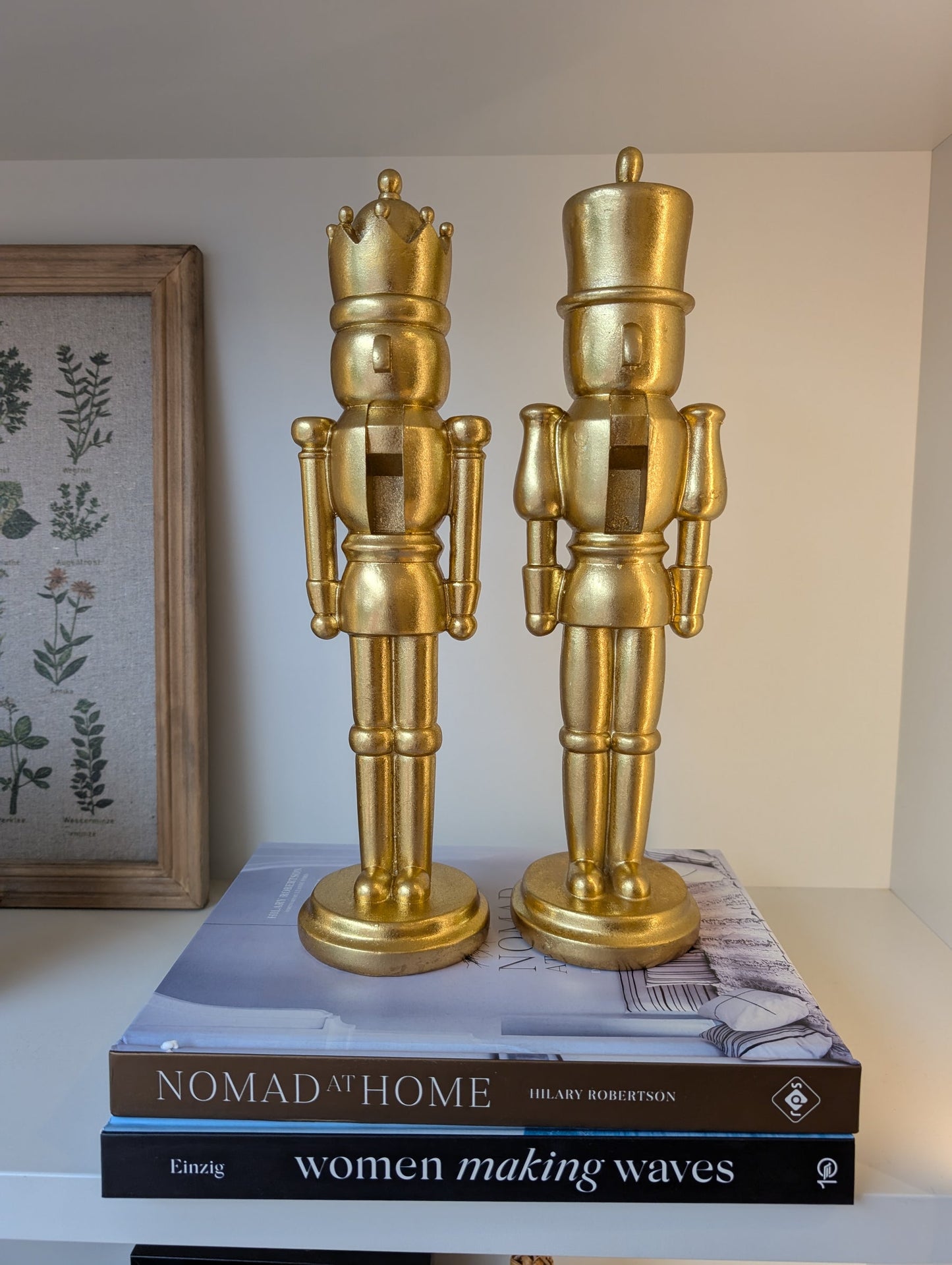 GOLD ALUMIN NUTCRACKERS c/u