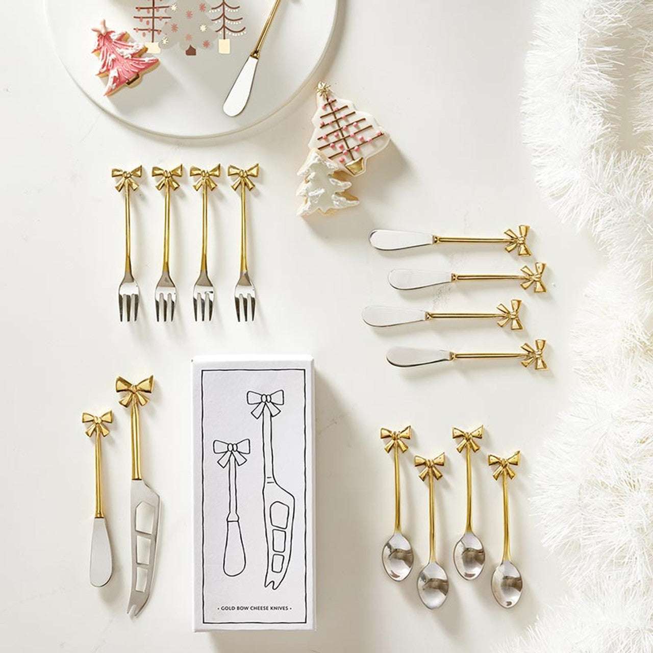 Gold Bow Spoons - Set of 4 / Cucharas con lazo dorado - Juego de 4