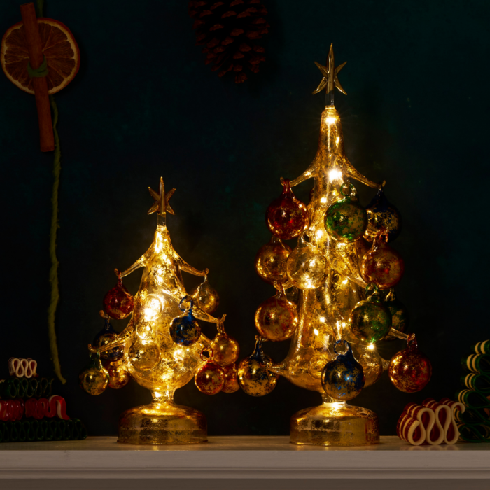 Gold LED Glass Tree with Ornaments - Árbol Navideño de Cristal