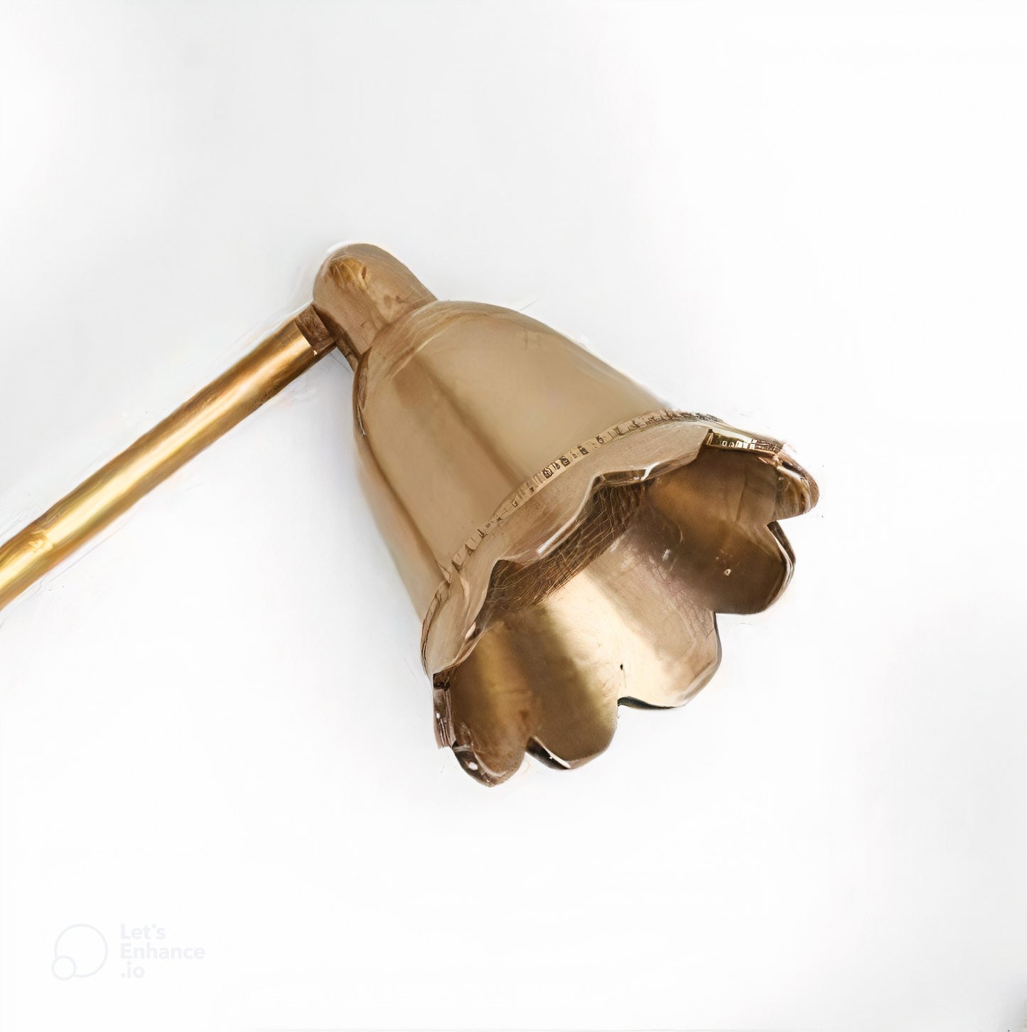 ANTIQUED GOLD CANDLE SNUFFER