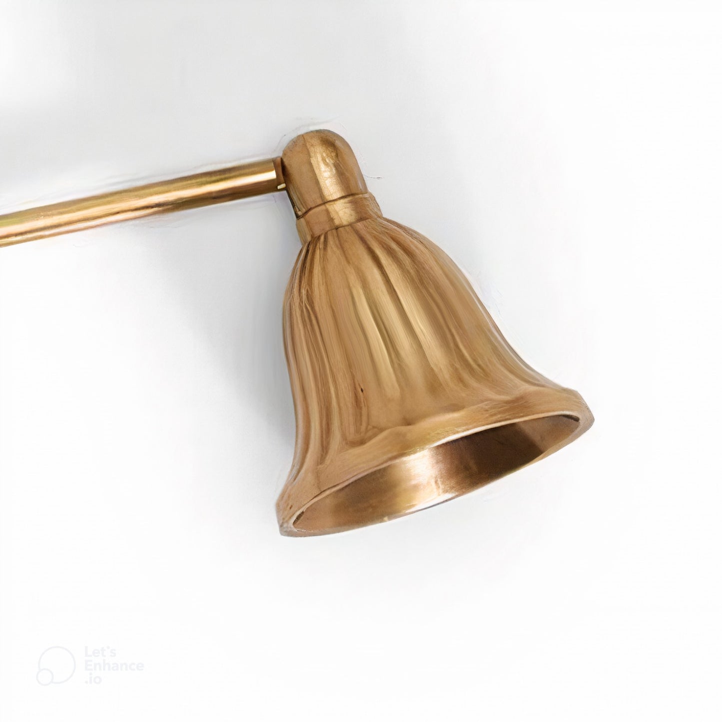 ANTIQUED GOLD CANDLE SNUFFER