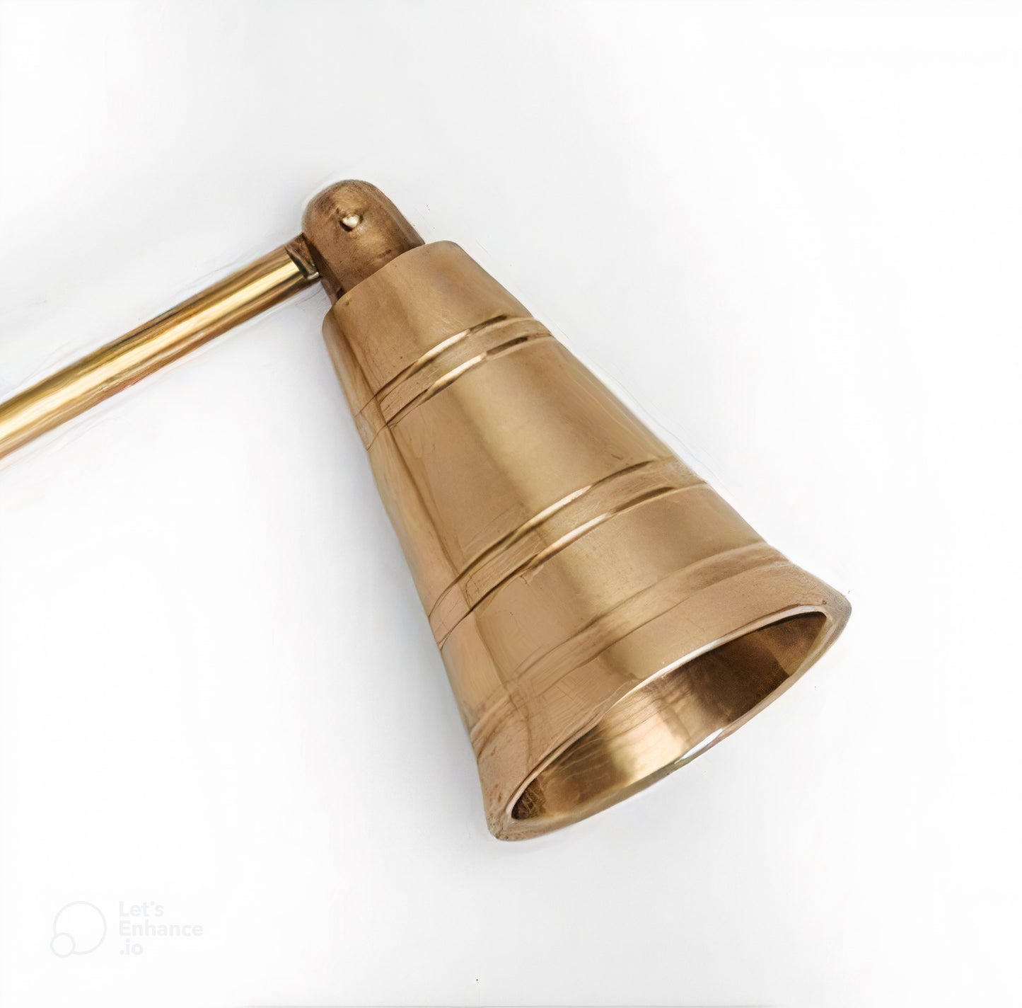ANTIQUED GOLD CANDLE SNUFFER