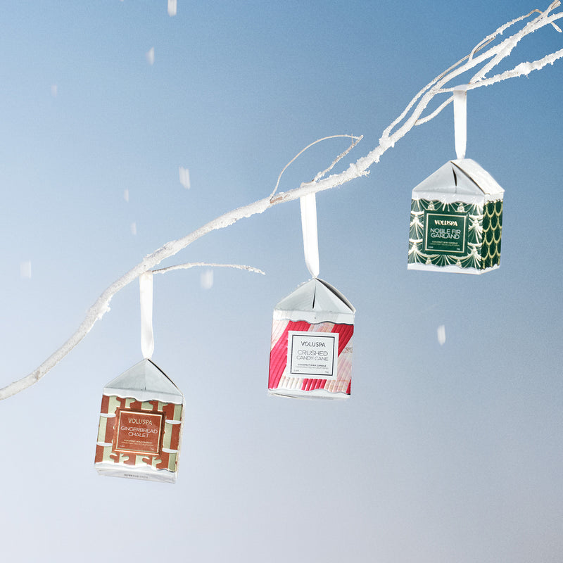 Noble Fir Garland Ornament Pedestal Candle - Vela en Caja de Regalo