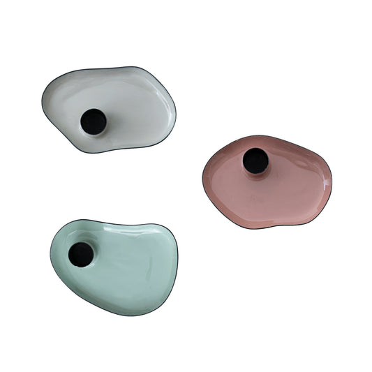 Enameled Metal Taper Holder with Tray, 3 Styles / Portavelas de metal esmaltado con bandeja, 3 estilos