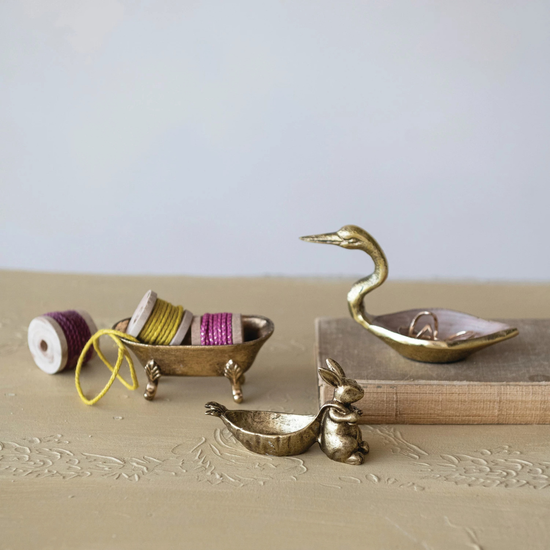 Enameled Cast Aluminum Bird Bowl, Antique Gold Finish & Blush Color / Cuenco en forma de pájaro de aluminio