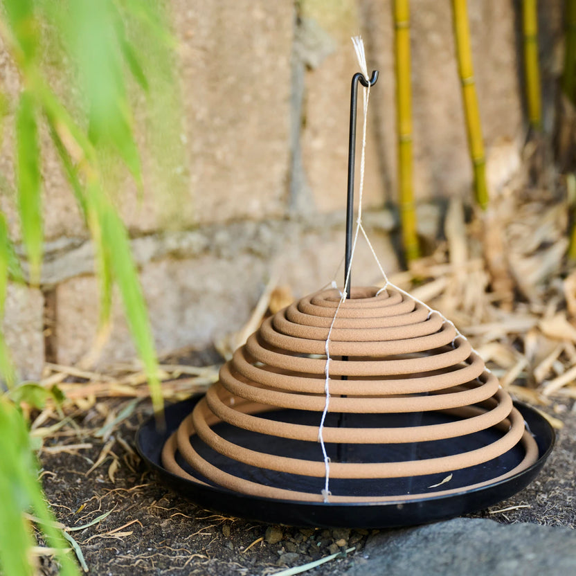 2 Piece Outdoor Hanging Incense Coils with Stand, Set of 3 in Box / Espirales de incienso