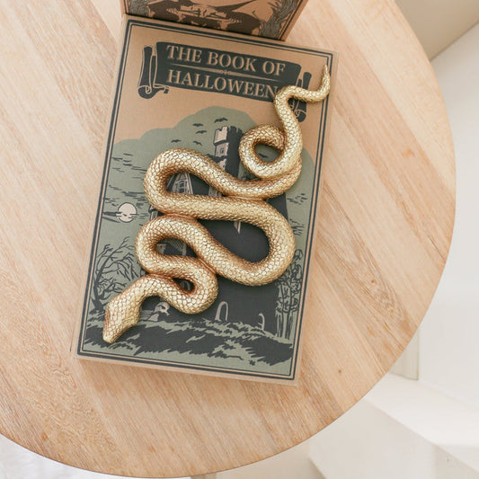 Resin Snake Wall Décor, Gold Finish / Serpiente de resina dorada
