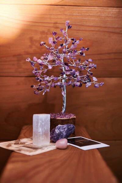 Árbol de piedras de amatista